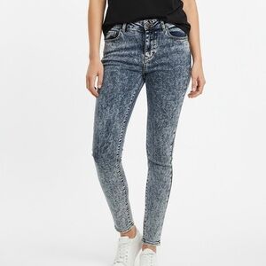Tractor Women's Acid Wash Skinny Jeans